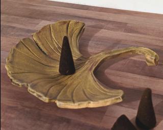 This little ginkgo leaf dish would make such a sweet addition to your table or counter.