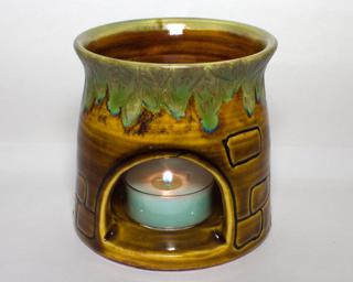A lovely tealight candle holder to decorate your table.