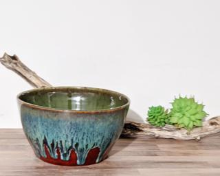 A stunning bowl for your table.